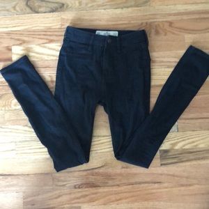 NWOT black Hollister Jeans, High rise, super comfy